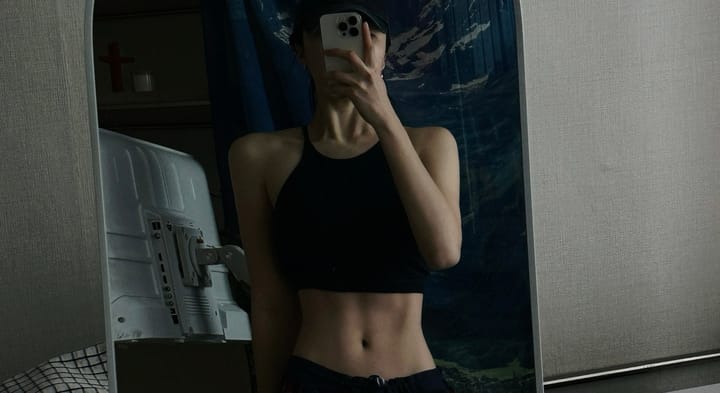 재밌는 건 나 복근 운동 거의 안하는데 ; 웨이트 열심히 하자 !